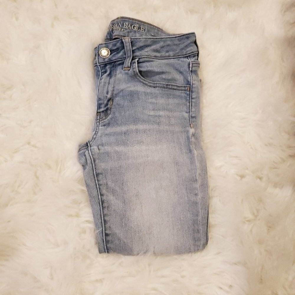 American Eagle Distressed Light Washington…